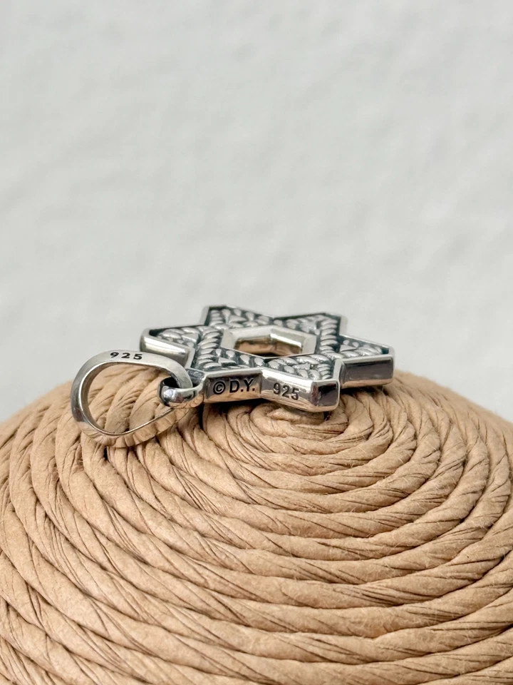 Colgante David Yurman Deco Estrella de David para hombre de plata de ley con zafiro azul Foto 3 de 3