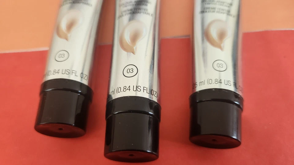 Crema BB 3 piezas Body Shop Shade 03 todo en uno 25 ml nueva y sellada. ×3 Foto 2 de 4