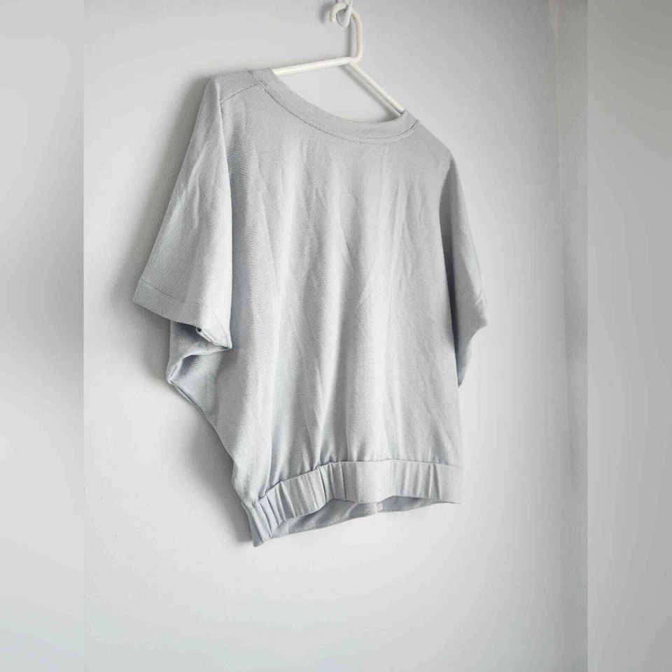 Suéter ou jaqueta Lole fofa asa de morcego ou estilo dolman manga curta com zíper tamanho pequeno - Imagem 4 de 4