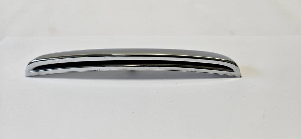 1961 Plymouth Valiant Right Passenger Side Quarter Trim Louver 2195222 NOS. - Image 3 of 4
