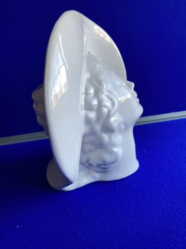 Preloved Lady Head Vase White Ceramic Rimmed Hat - Picture 4 of 5