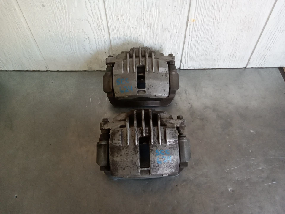 OEM 1998 - 2002 Chevrolet S10 Blazer Jimmy Rear Set Brake Calipers Left Right - Image 2 of 4