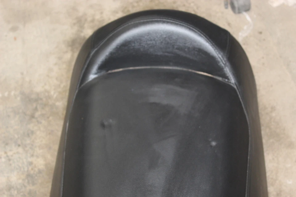 Sillín de asiento Yamaha Rs Venture Rst90 2007 8ET-24710-00-00 Foto 3 de 4