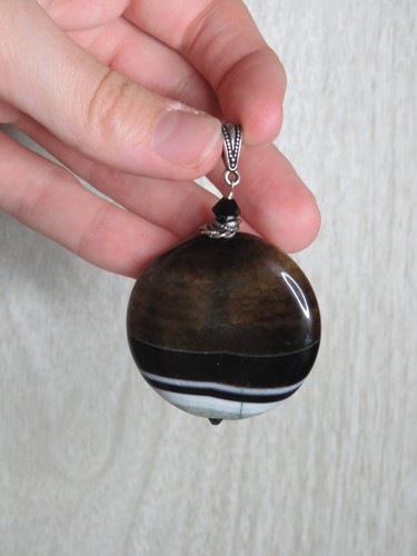 Agate Banded Onyx Marbled Polished Circle Necklace Pendant Artisan 1.5" - Picture 4 of 8