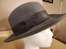 Vintage Miss Bierner Women  s Gray Felt Hat 50s 60s Wide Bow Elegant Style