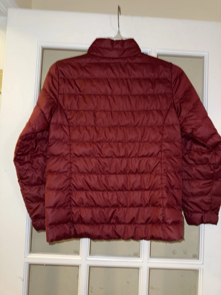 Chaqueta acolchada roja REI Co Op 80 % plumón aislante niños talla mediana exterior Foto 4 de 4