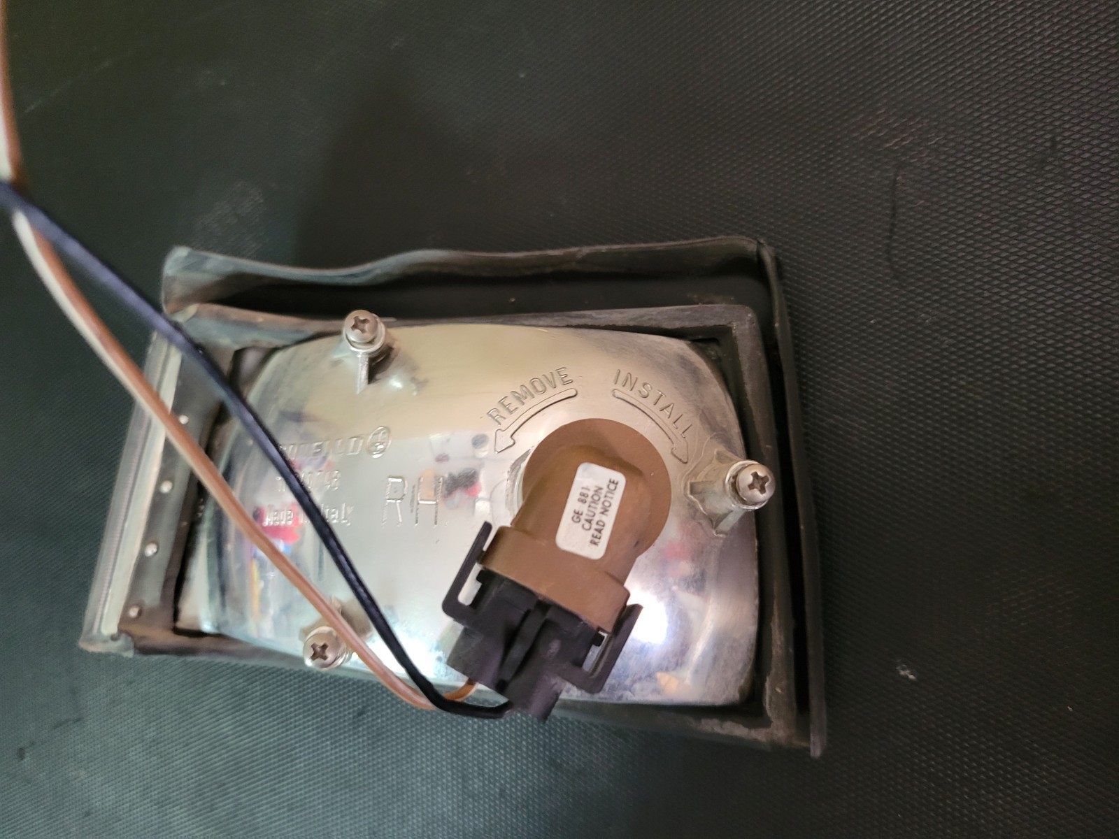 Chrysler TC Maserati Right Fron Parking Marker Light Turn Signal Lamp CARELLO OE