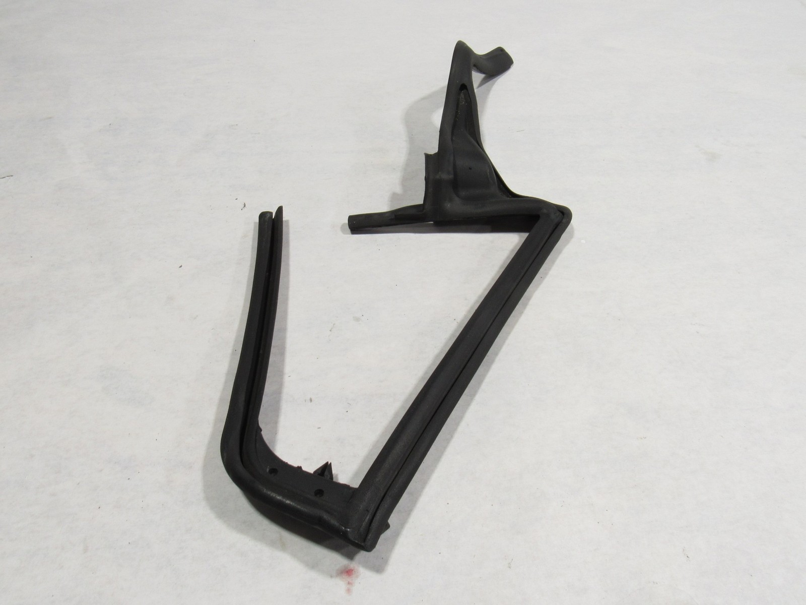 17-20 Mclaren 720S 720 2020 Left Driver Door Weather Strip Seal #3