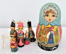 Set Russian Matryoshka Hand Painted Wood Nesting Doll w/ 5 Ornaments