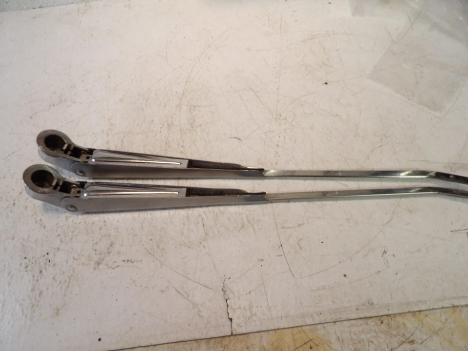 Chevrolet Corvair 1966 brazos de lavado de parabrisas Foto 4 de 4