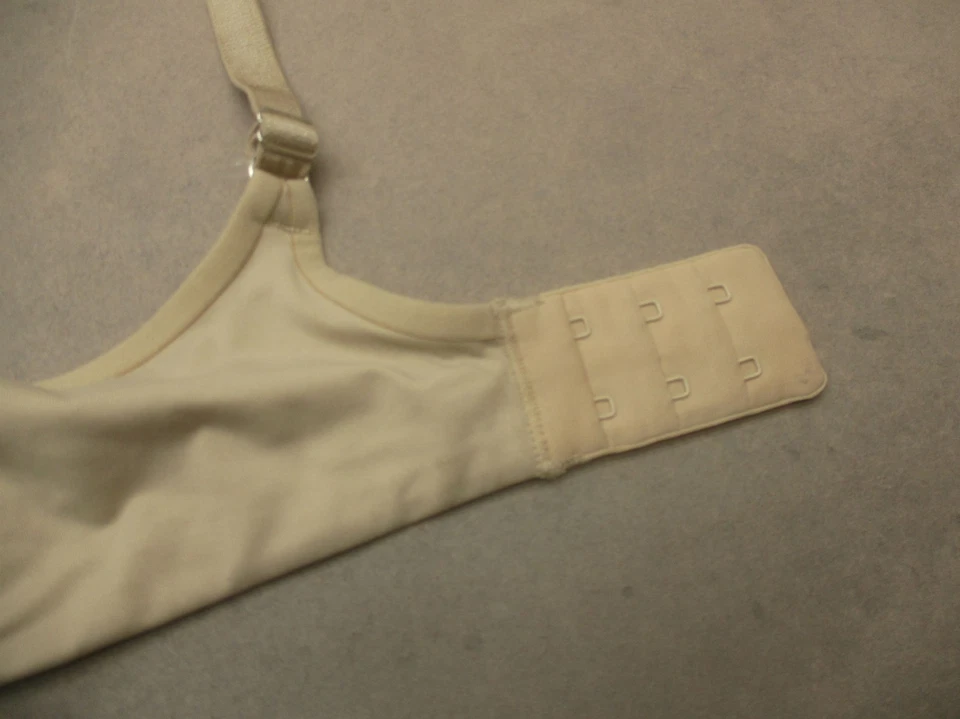 6/34 Jockey Womens Beige Lined Underwired Back Closure Demi TShirt Bra 10L - Image 4 of 4