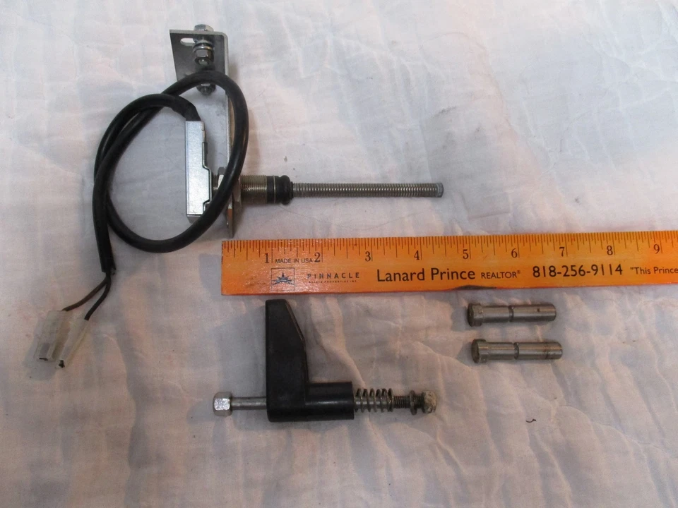 Maytag Front Load Washer Door Latch Model MFS50PNFVS Hinge Pins Open Indicator - Image 3 of 4