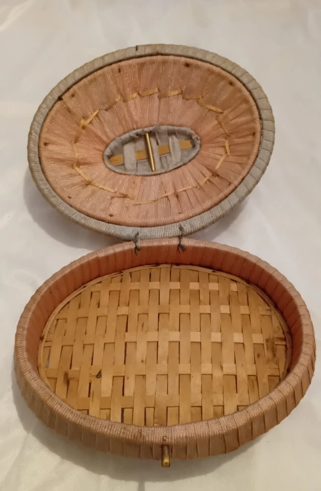 Anciennes petites poupées mignonettes en biscuit dans joli coffret rose - Photo 3/4