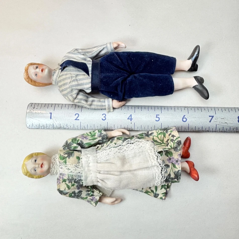 Muñeca Antigua Miniatura Alemana Pintada Bisque Antigua Pareja Niño Niña Vestido Foto 4 de 4