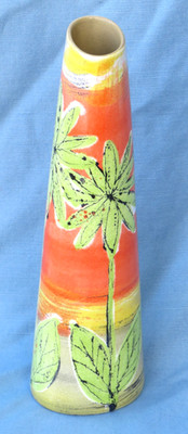 Liza Katzenstein große Zapfenvase Gänseblümchen orange/gelb/grün 29 cm Studiokeramik