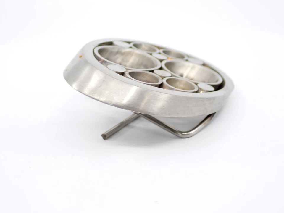 Hebilla de cinturón circular geométrica de acero inoxidable modernista Mid-Century años 60-70 Foto 3 de 4