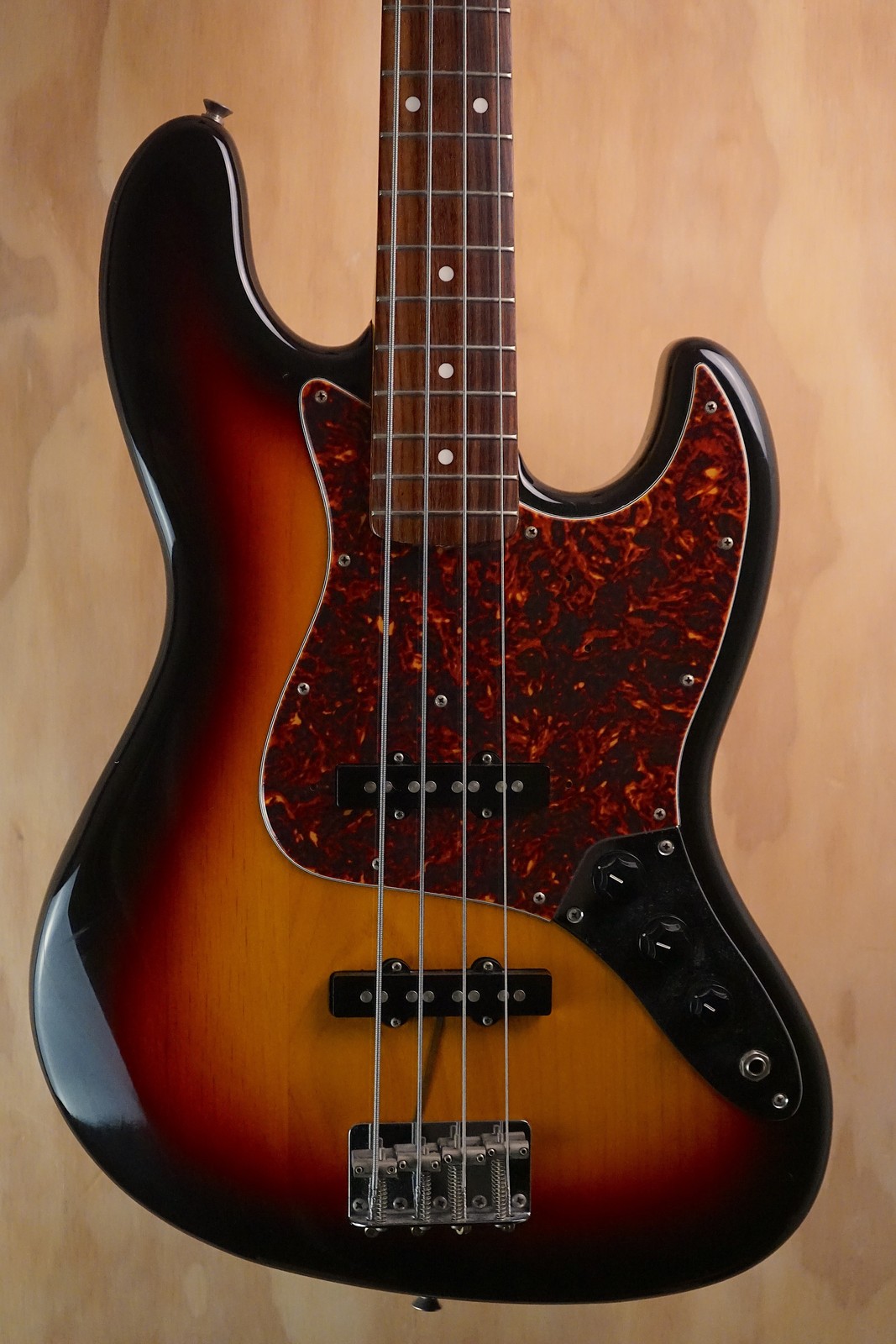 Fender Japan JB62 Jazz Bass Sunburst Crafted in Japan – Used