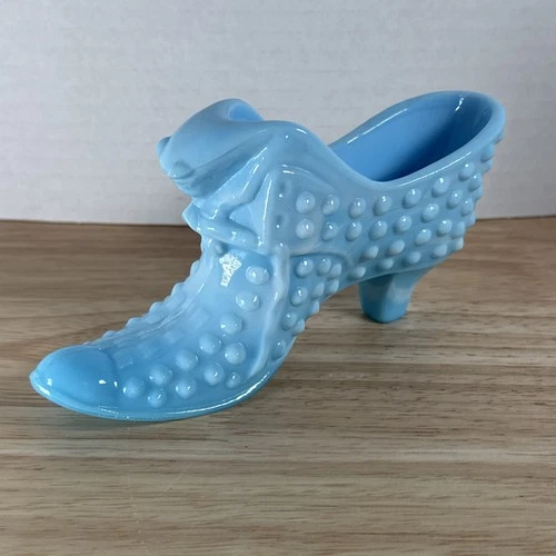 FENTON BABY BLUE MILK SLAG GLASS HOBNAIL GLASS CAT HEAD SHOE