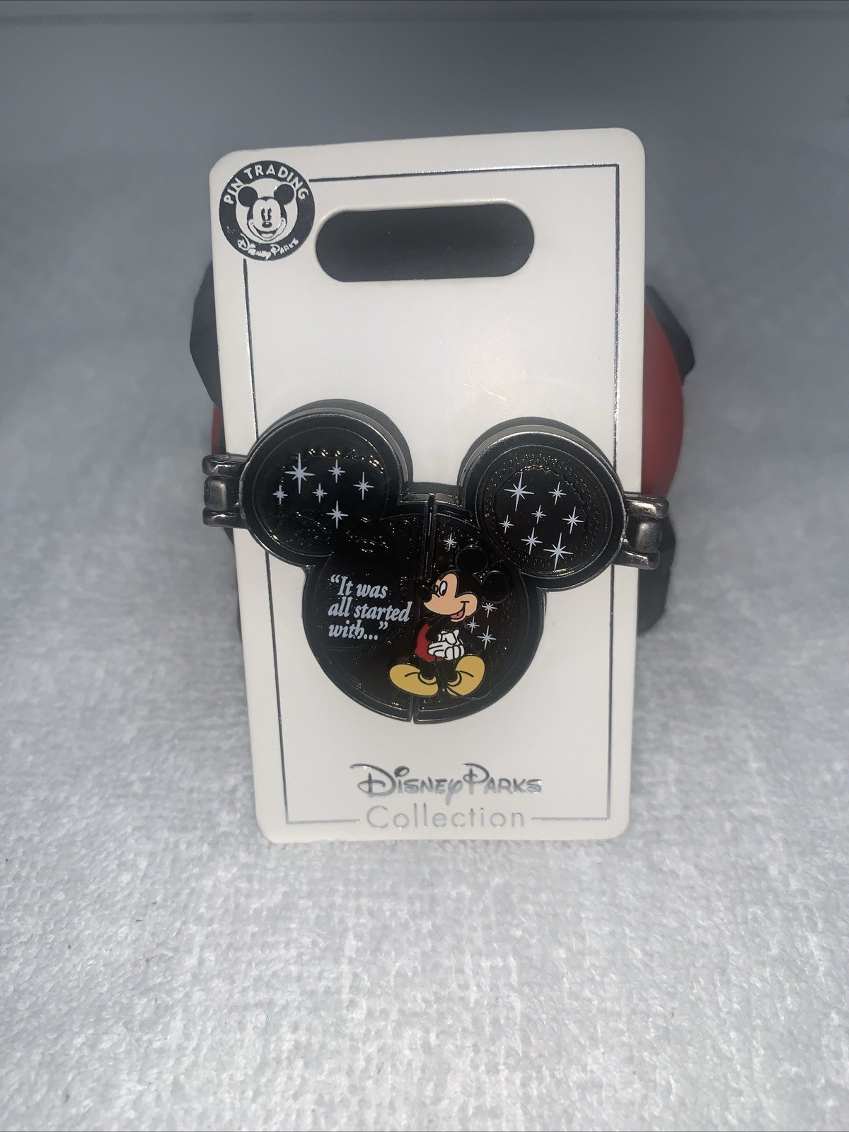 Disney parks collection Pin It All Stared With Walt Disney 2009 Pin Trading Pink
