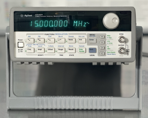 Agilent HP Function / Arbitrary Waveform Gen. 33120A 15 MHz OPT 001 -Calibrated- - Picture 2 of 11