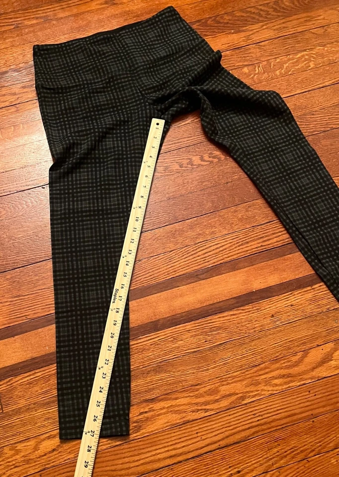 LYSSE  women’s High Rise Ponte Knit Leggings pants Gray/black size Large plaid - Image 2 of 4