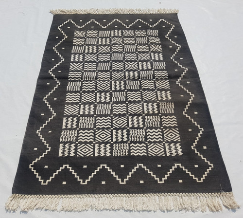 Vintage Traditional Handcrafted Moroccan Kilim Rug for Home Décor 178x125 cm