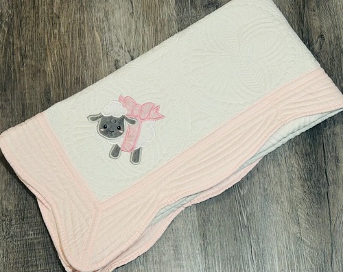 Baby Gift! Crib Quilt For Nursery - Baby Lamb With Bow-36”x45” - Afbeelding 6 van 8