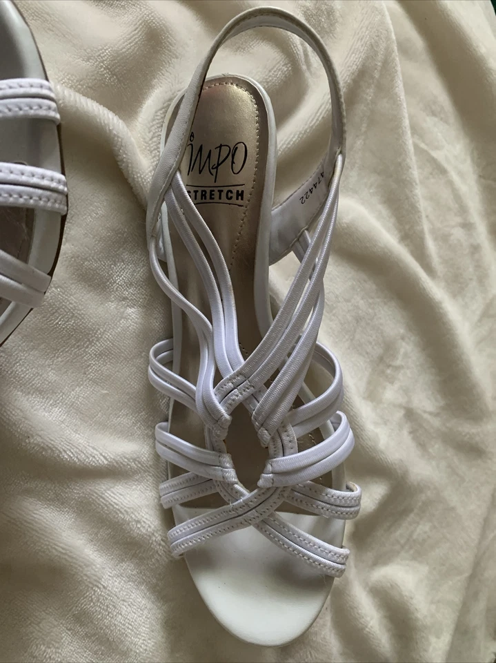 Sandalias blancas Impo para mujer 6 medianas (B,M) Foto 4 de 4