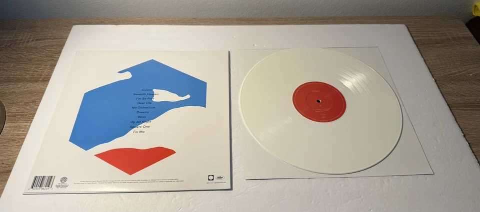 Beck  Colors 2017 Vinyl  White LP  Barnes&Noble Exclusive w/Download card  NM/NM - Image 2 of 3