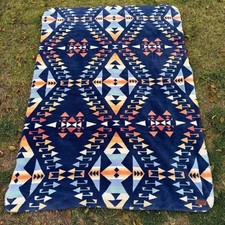 Pendleton big Thunder Ultra Soft Plush Throw Blanket Blue Multicolor 50x70 GUC