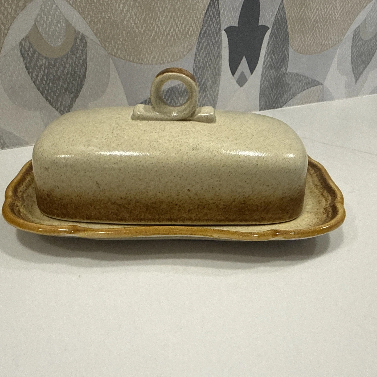 Mikasa 8" Covered Butter Dish with Lid Whole Wheat E 8000 Made in Japan