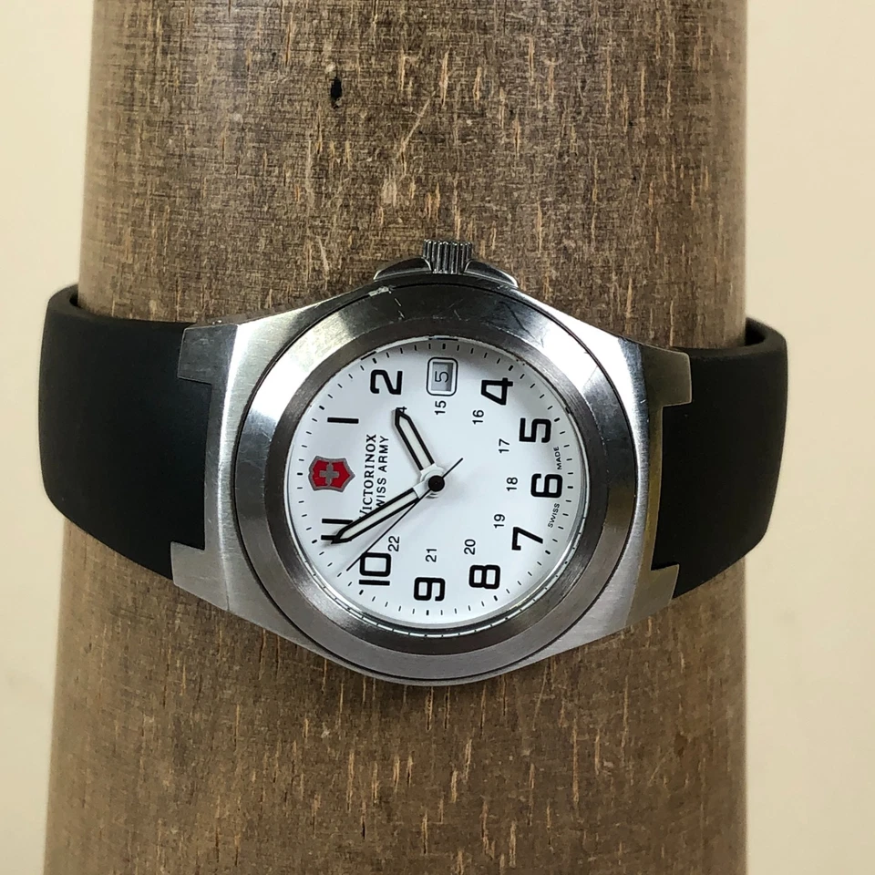 Victorinox Swiss Army Excursion Mujer Militar Negro Goma Cuarzo 30mm Reloj Foto 2 de 4
