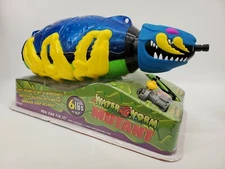 2004 X-Concepts Water Worm Mutant Squirt water gun Brand New