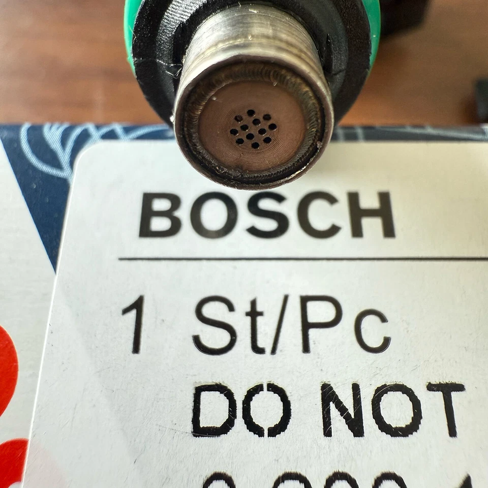 NUEVO 4 piezas Bosch 0280158117 Inyectores de combustible 52lb 550cc para EV14 Audi A4 Golf Jetta Foto 3 de 4