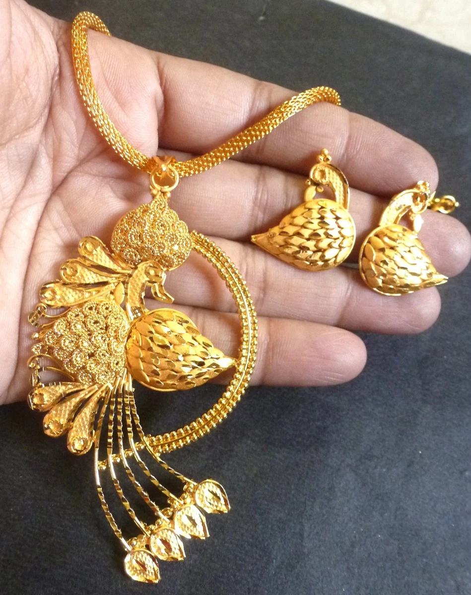 Gold chain pendant with earrings outlet