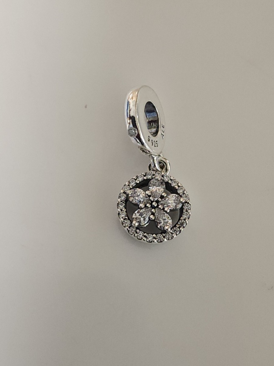 AUTHENTIC PANDORA SPARKLING SNOWFLAKE CIRCLE DANGLE CHARM