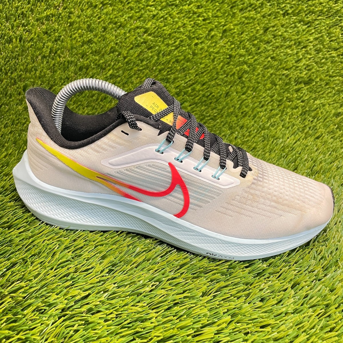 Size 8.5 - Nike Air Zoom Pegasus 39 White Crimson Volt W for