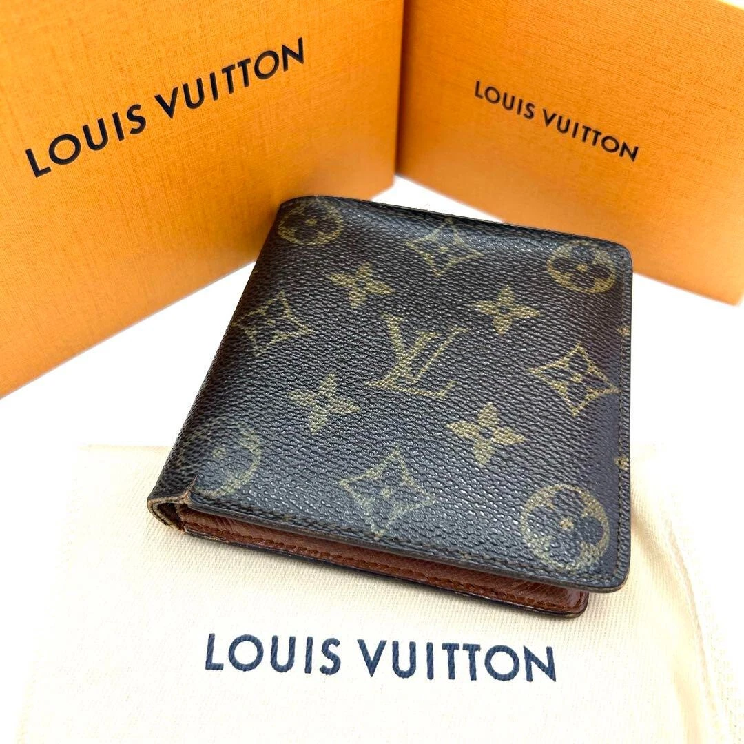 louis vuittons bifold wallet