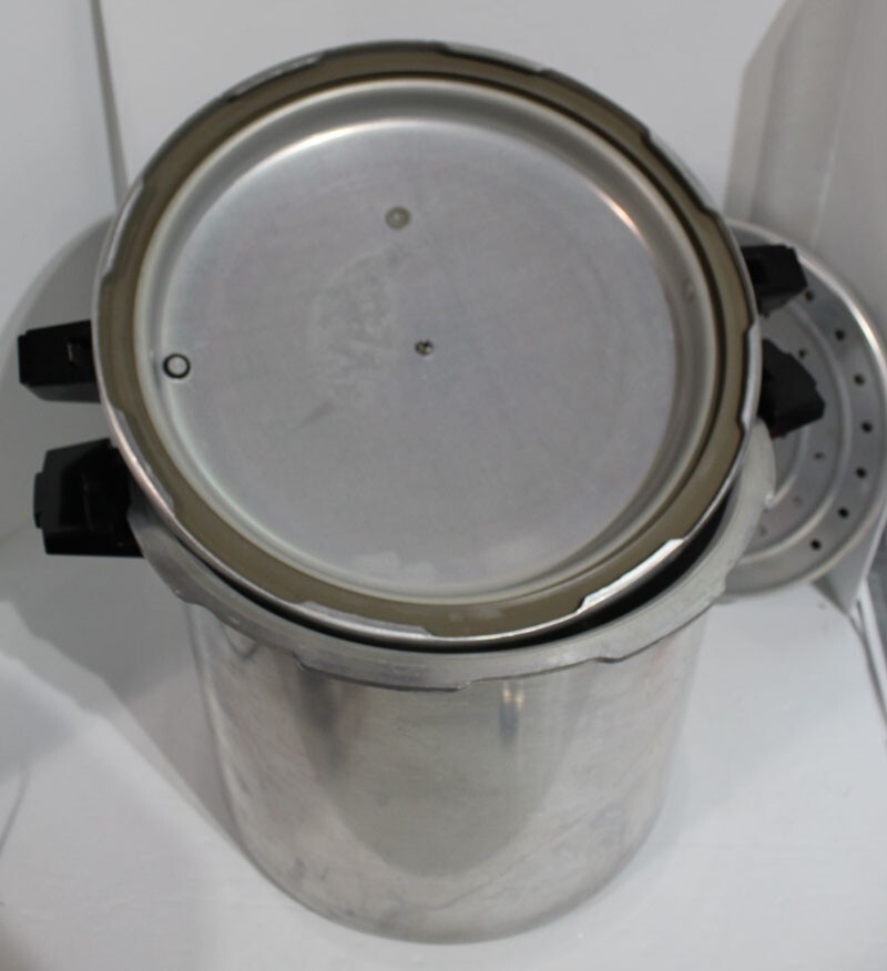 Mirro 22 qt. Aluminum Pressure Cooker/Canner M0522 w/ Original Box