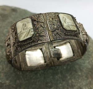 Beautiful Old Export China Filigree Bracelet with Painted Miniatur