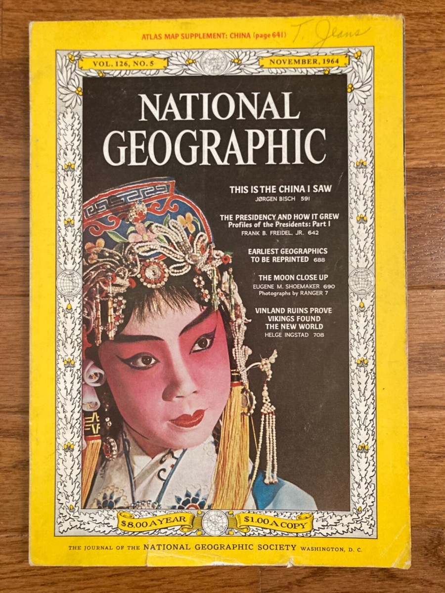 洋書 The National Geographic Disney Store National Geographic A4 Notebook | Disney Store