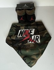 Nike Air Newborn 0-6 Months Bib  Booties Socks Camo New