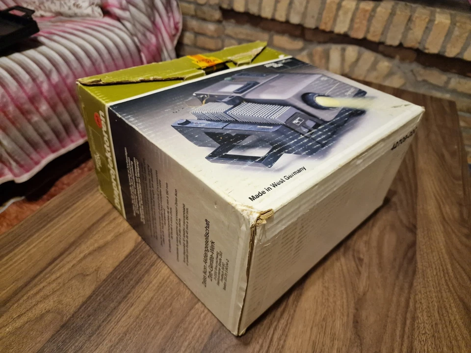 Proiettore Zeiss Ikon Perkeo 415 AFS in confezione e documentazione originale Foto 3 de 4