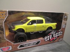 1 : 24   Ford F-150 Lariat Crew Cab 2019  Pickup gelb Off-Road Edition  Motormax