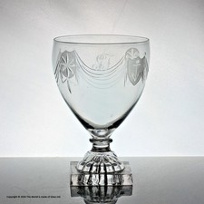 Paterae georgiane e scudo inciso ciotola ovoidale rummer, piede spremiagrumi limone