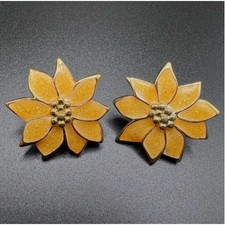 Vintage Avon  White Christmas  Yellow Poinsettia Gold Tone Earrings