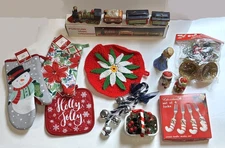 Assorted Lot of 12 Christmas Holiday Items Ornaments, Bells, Kitchen ~ 20 Pieces