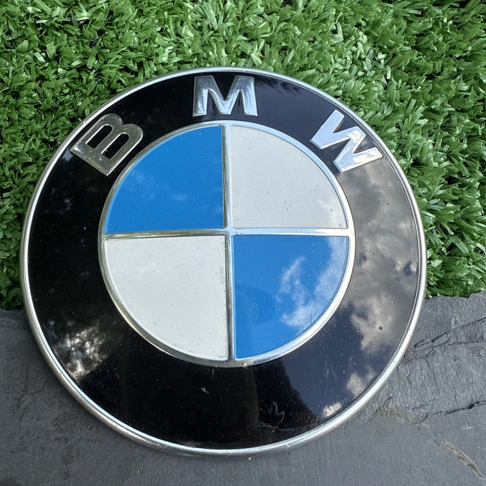 11-16 BMW 528i 550I 535i xDrive capó delantero emblema logotipo insignia OEM Foto 2 de 3