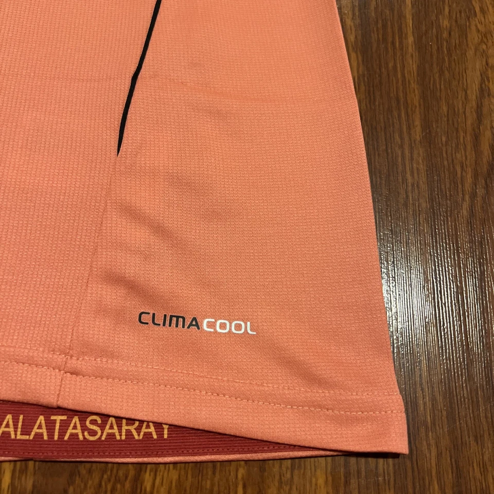 2010-11 Galatasary AS SK Men's Soccer Third Jersey XL Extra Large Turkey - Image 2 of 4