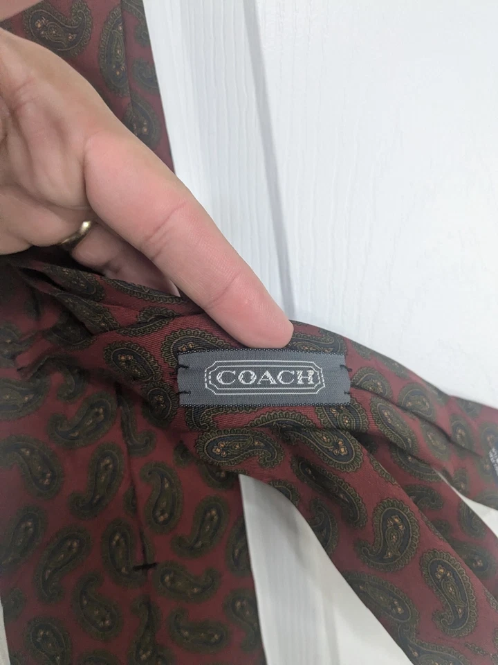 Corbata Coach para hombre roja seda cachemira 56" de largo Foto 3 de 4